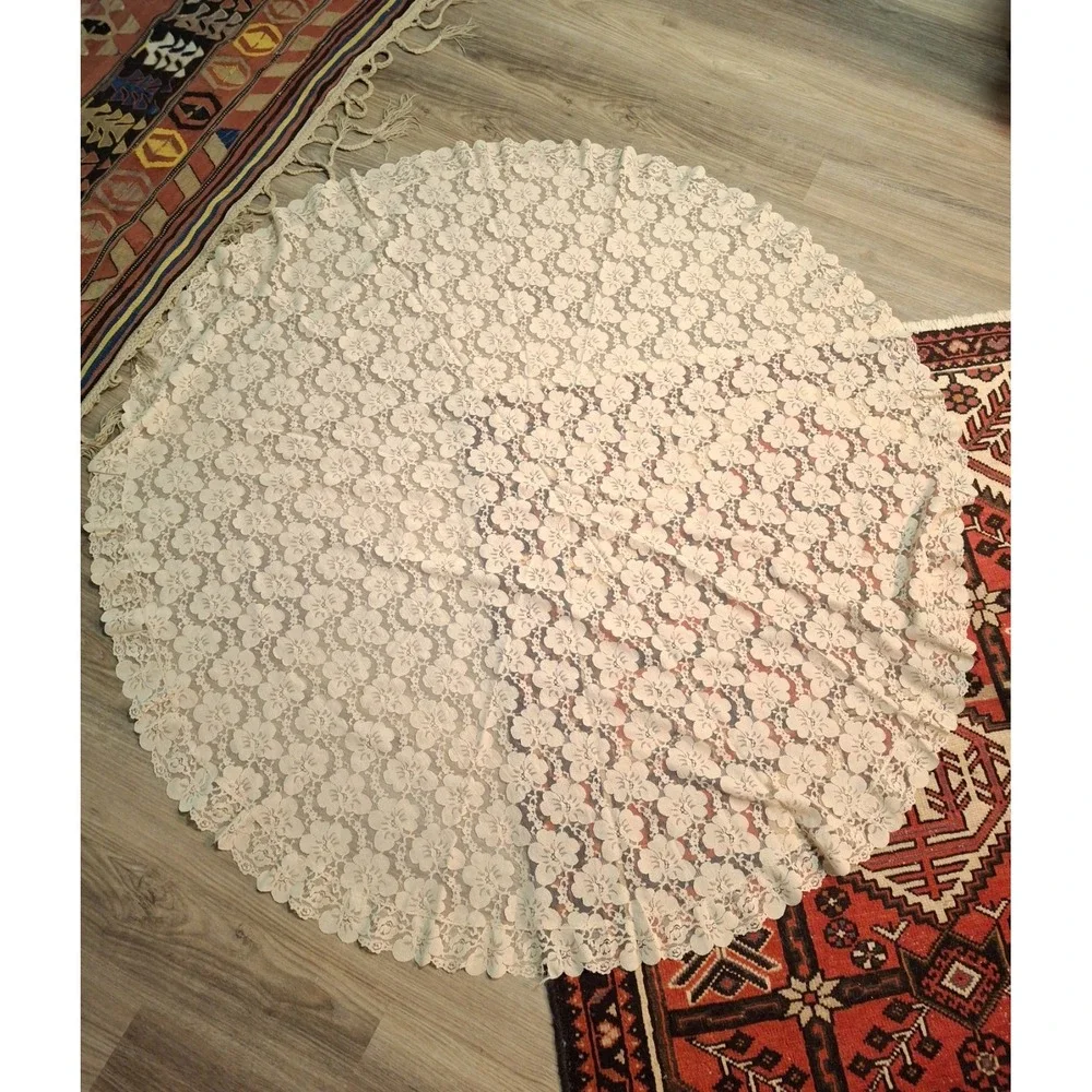Vintage Round Beige Floral Lace Tablecloth 57